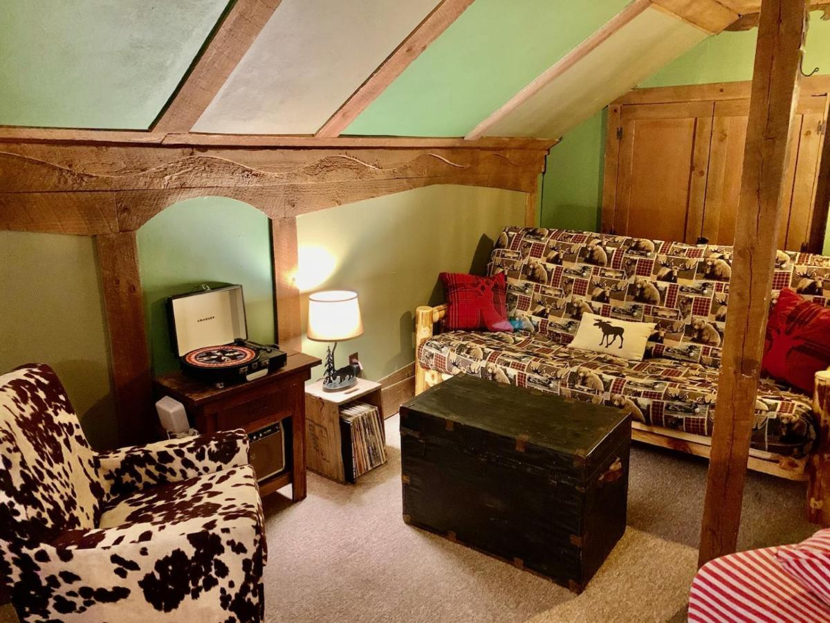 Grunberg Haus Inn & Cabins ウォーターベリー エクステリア 写真