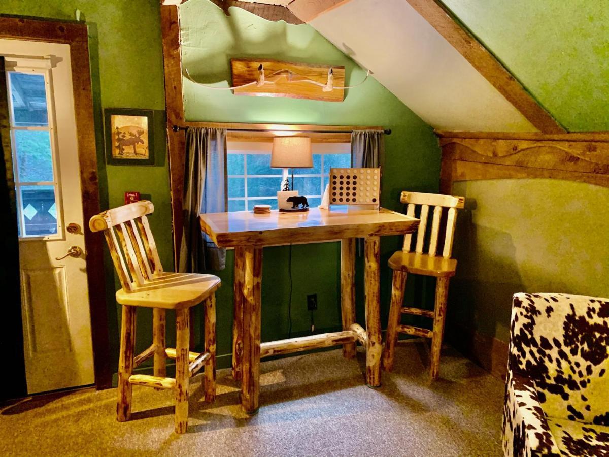 Grunberg Haus Inn & Cabins ウォーターベリー エクステリア 写真