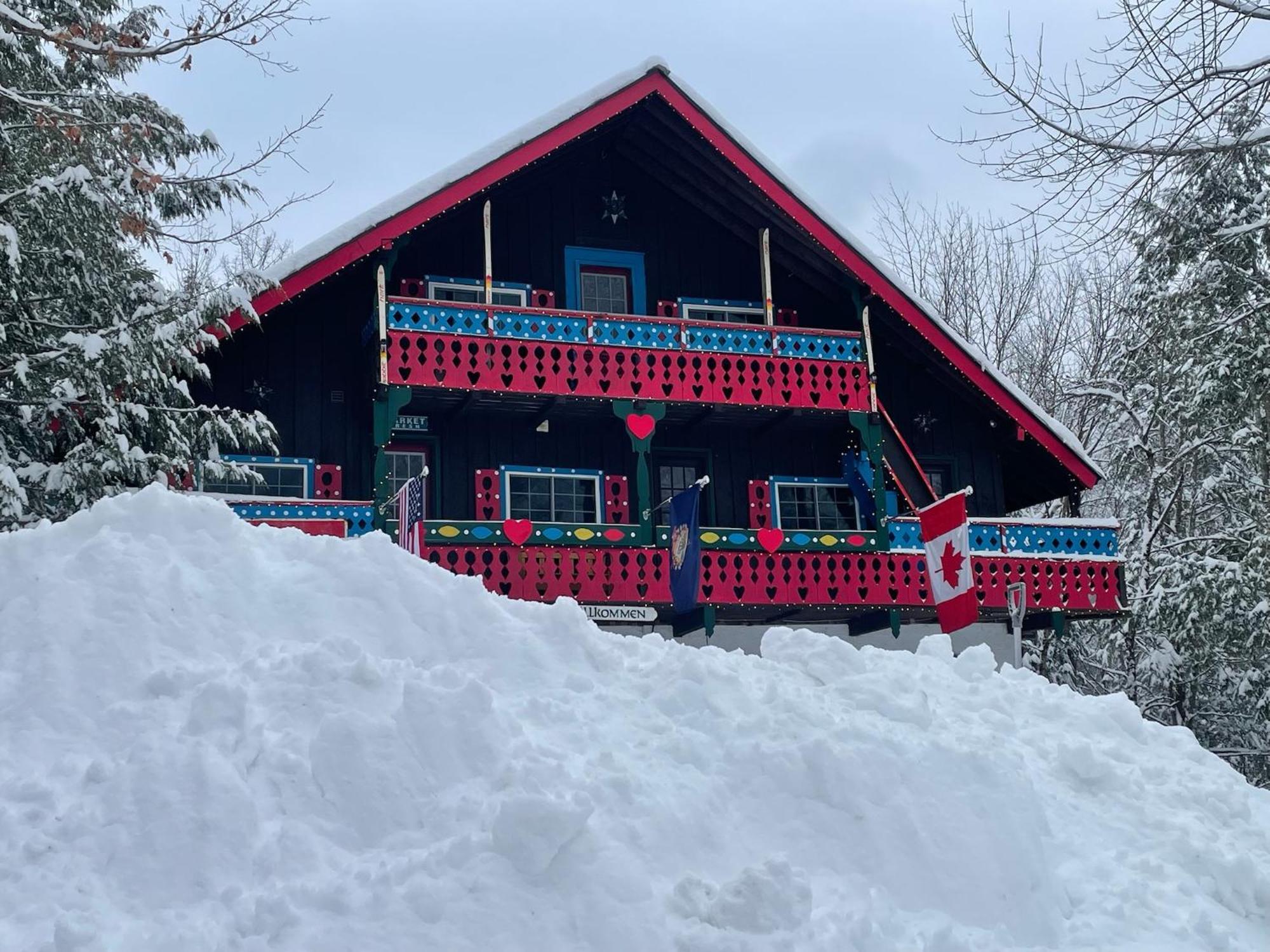 Grunberg Haus Inn & Cabins ウォーターベリー エクステリア 写真